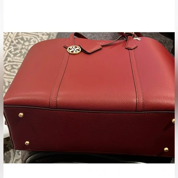 NWT Tory Burch Leather PERRY TRIPLE COMPARTMENT TOTE BAG NEW With tag dust bag - Picture 4 of 10